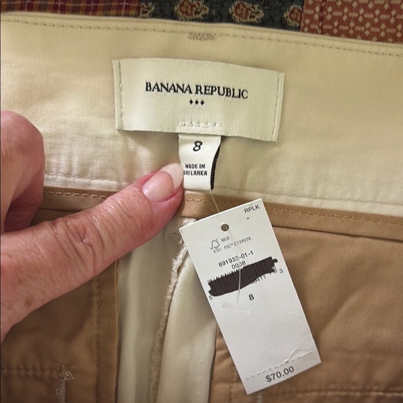 Banana Republic shorts  high waisted cotton/spandex  cream colored zip front NWT - Picture 2 of 11